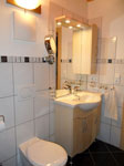 1. Bad/WC in der Ferienwohnung Dach der Alpen